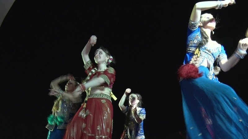 Индийский фестиваль Танцы.jpg