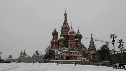 Москву занесло полуметровым слоем снега