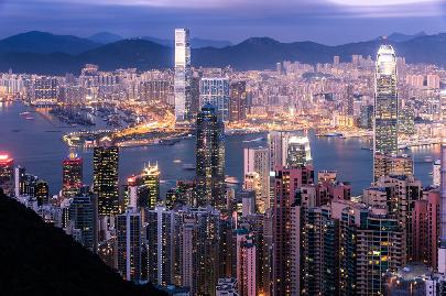Гонконг с середины мая приступит к дальнейшему смягчению антиковидных мер