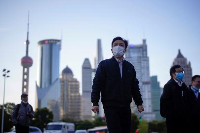 В Шанхае ослабили карантин по коронавирусу