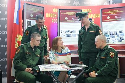Росгвардия принимает участие в работе форума "Армия -2022"