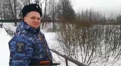 В Тверской области росгвардеец спас тонувшую в реке собаку 