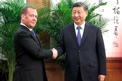 Дмитрий Медведев встретился в Пекине с председателем КНР Си Цзиньпином