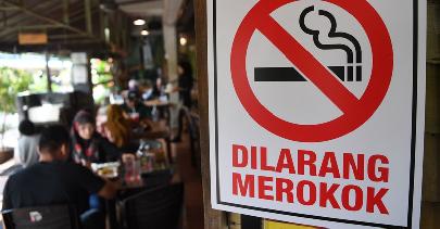 Малайзия намерена избавить целое поколение от курения