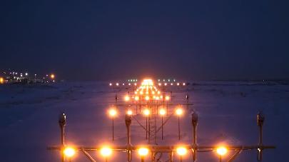 В аэропорту Нового Уренгоя установили уникальное светосигнальное оборудование
