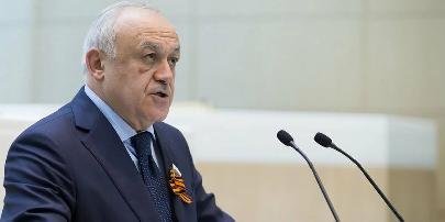 Российский президент отметил наградами глав двух кавказских республик