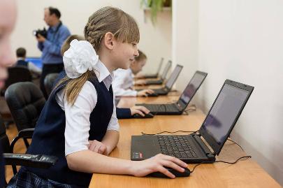 К концу 2021 года все школы в РФ получат доступ к скоростному интернету