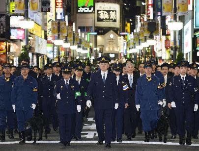 В Японской столице начали вакцинацию сотрудников полиции и пожарной службы