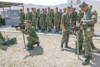 Российские специалисты провели обучающий курс для военных из Таджикистана