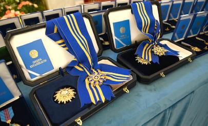 Президент Казахстана раздал государственные награды в честь Дня Республики