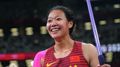 Китайская легкоатлетка Лю Шиин завоевала золотую медаль в метании копья