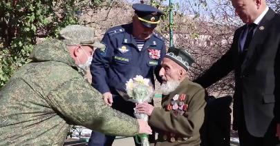 В Таджикистане поздравили с профессиональным праздником 108-летнего ветерана