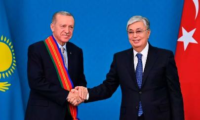 Президент Казахстана наградил Тайипа Эрдогана орденом «Дружбы» I степени