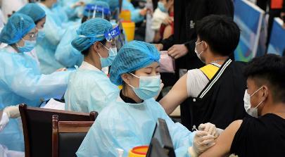Китайские медики сделали более 187 миллионов прививок от коронавируса