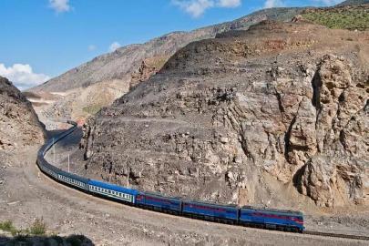 Новая железная дорога соединит Узбекистан с Китаем и Киргизией