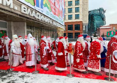 Деды Морозы со всей России померяются бородами