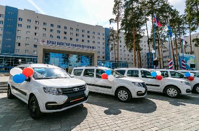 Более 50 новых автомобилей получили больницы Свердловской области 