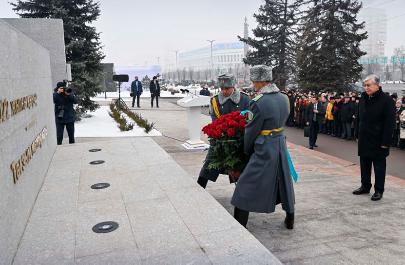Президент Казахстана открыл в Алма-Ате мемориал жертвам январских беспорядков