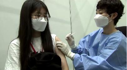 Старшеклассники Республики Корея получили прививки от коронавируса