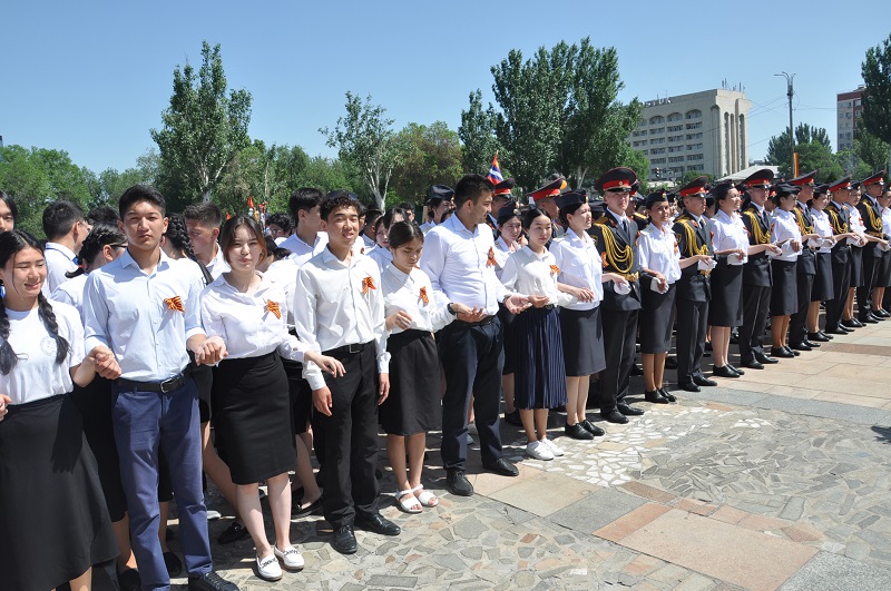 9 Мая в Бишкеке прошли молодежная акция 4.jpg
