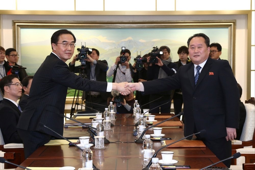 Глава Южной Кореи встретился с сестрой Ким Чен Ына 1.jpg