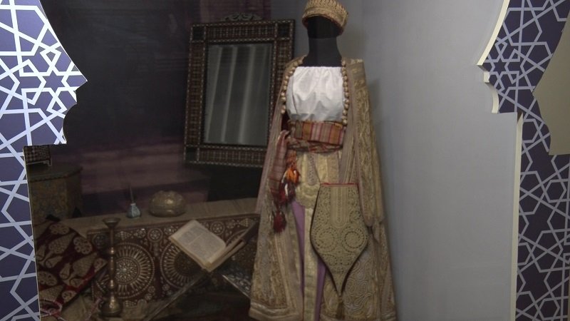Музей Востока Парадный костюм, конец 19 века, Османская империя.jpg