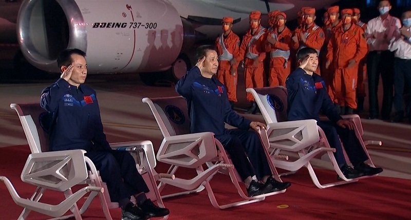 Китай Встреча космонавтов 3.jpg