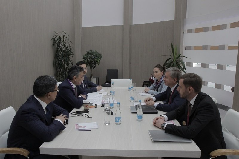 INNA Forum General article Cheryomin and the Mayor of Astana.JPG