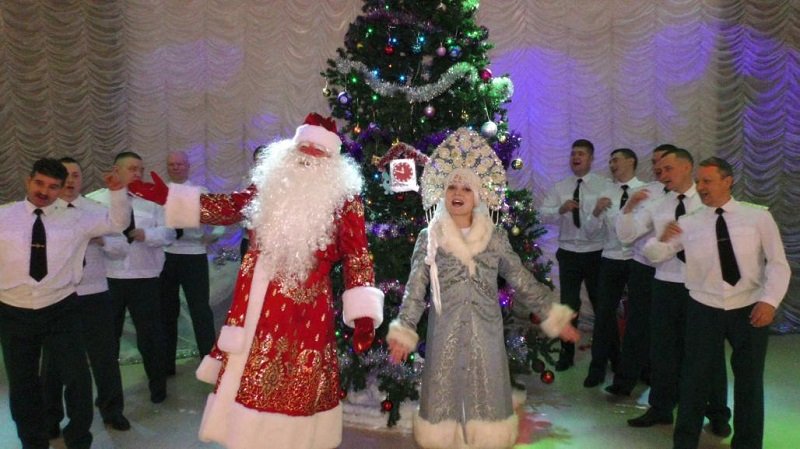 Росгвардейцы поздравляют россиян с Новым годом и Рождеством 4.jpg