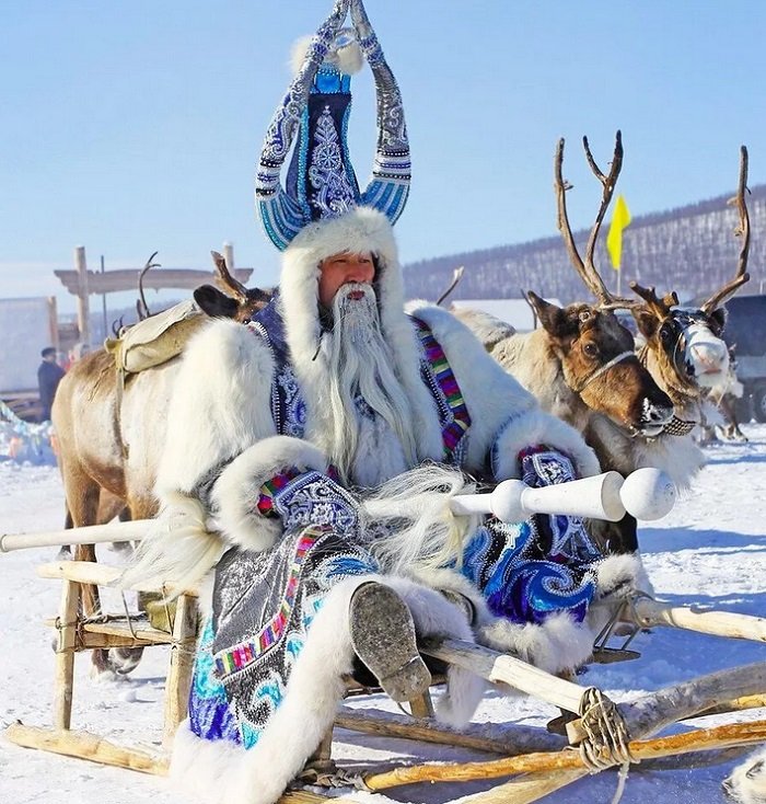 Дед Мороз Казахстан МИР.jpg