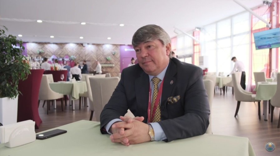 Горьков Лебедев Интервью 12.jpg