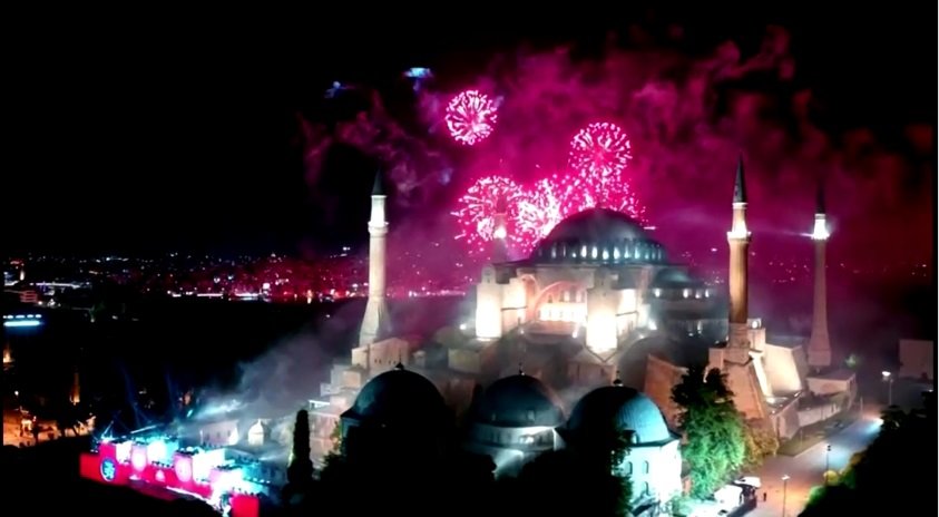 Турция торжественно отпраздновала покорение Стамбула 4.jpg