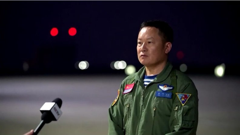 Китай ВВС Ночная дозаправка 3.jpg