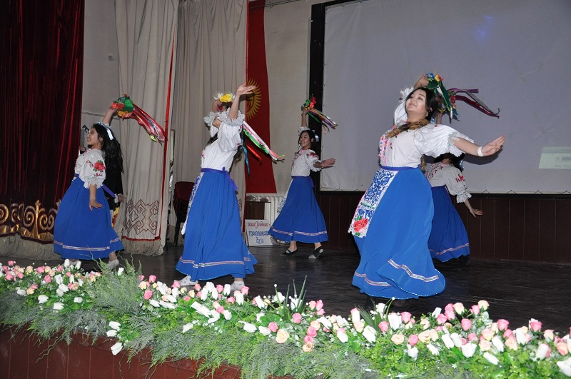 В Бишкеке провели фестиваль культур 08.jpg