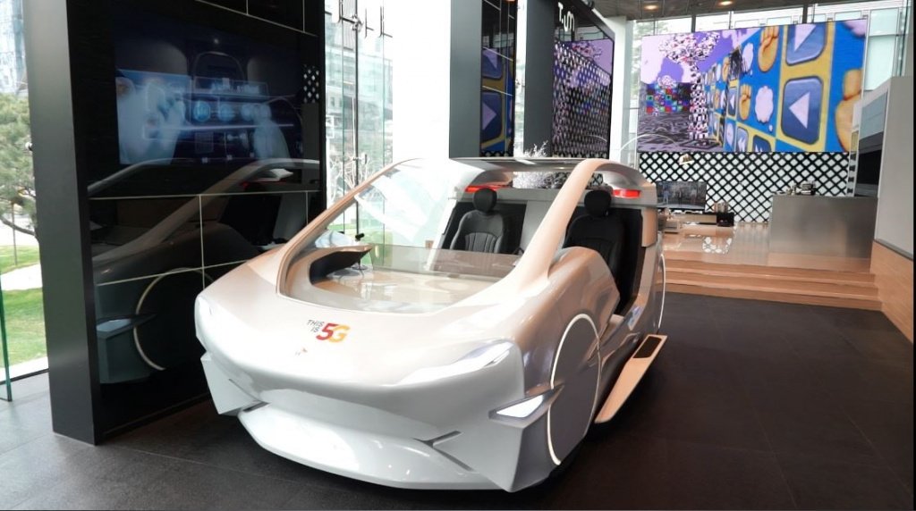 Республика Корея Музей Будущего Автомобиль 5G.jpg
