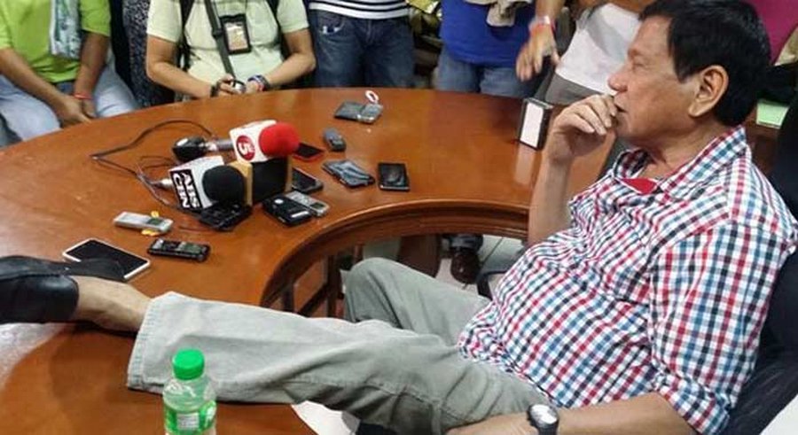 Дутерте в студии.jpg Дутерте в студии.jpg