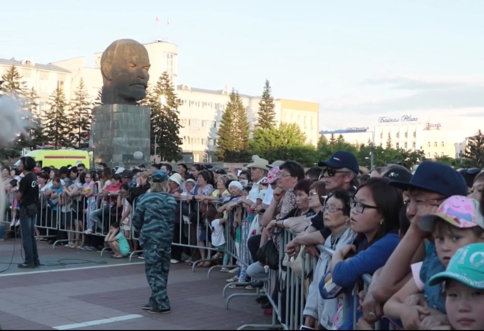 Жители Бурятии отмечают День России и 95-летие республики.jpg