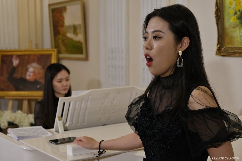 Россия и Китай проведут первый онлайн-конкурс вокалистов 1.jpg