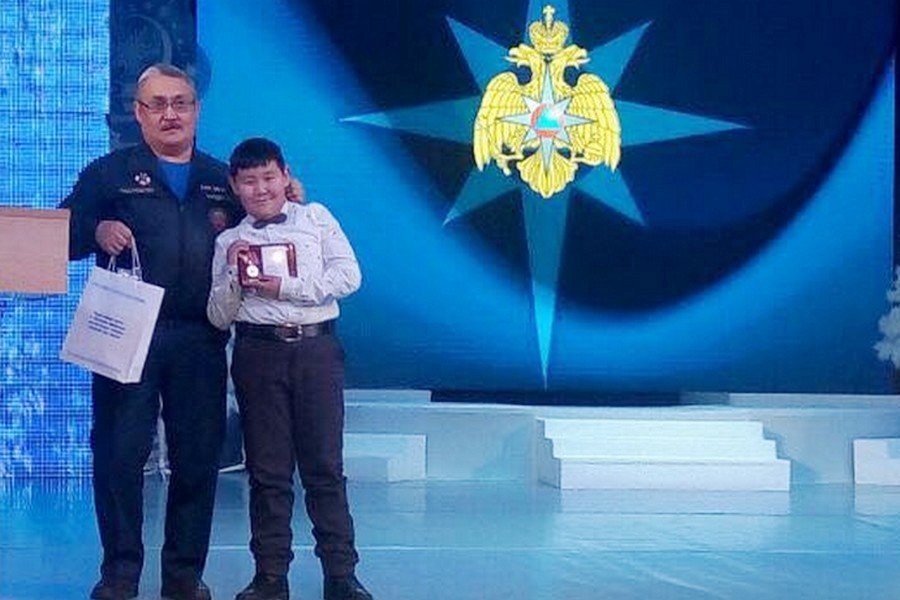 Пятиклассник одной из школ Якутска награждён за геройский поступок1.jpg
