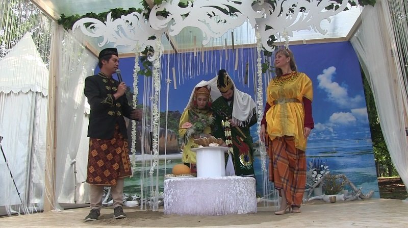 Фестиваль Индонезии Свадьба.jpg