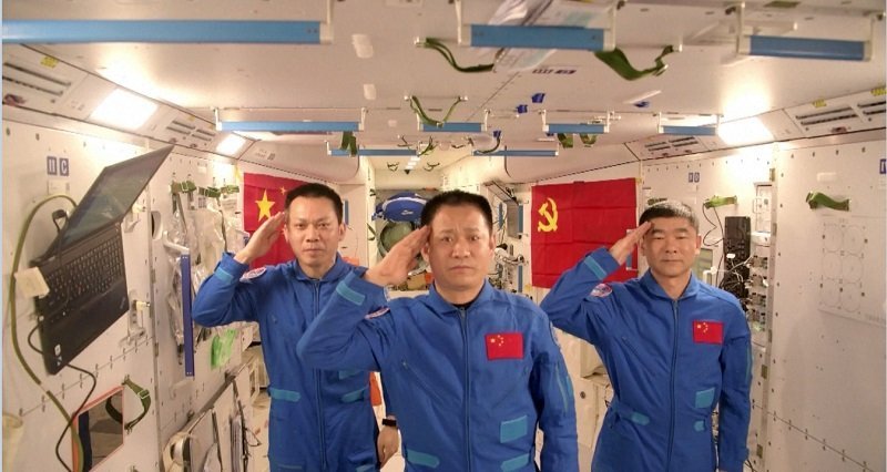 Космонавты Поздравление 4.jpg