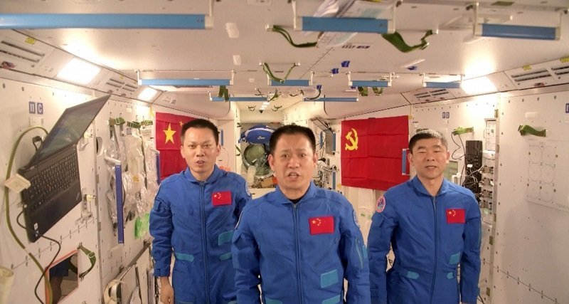 Космонавты Поздравление 3.jpg