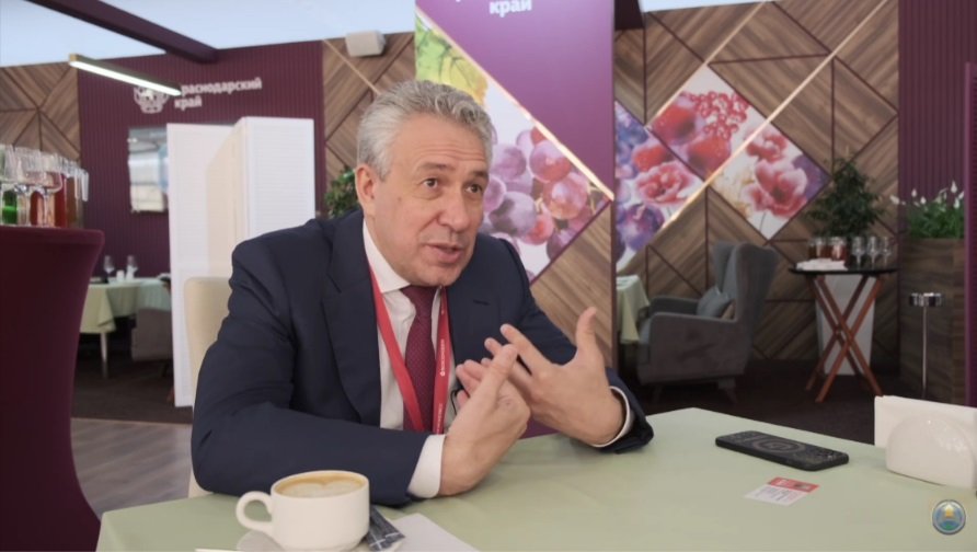 Горьков Лебедев Интервью 8.jpg