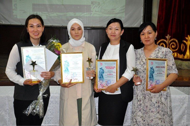 В Бишкеке наградили победителей республиканского конкурса среди учителей истории 6.jpg