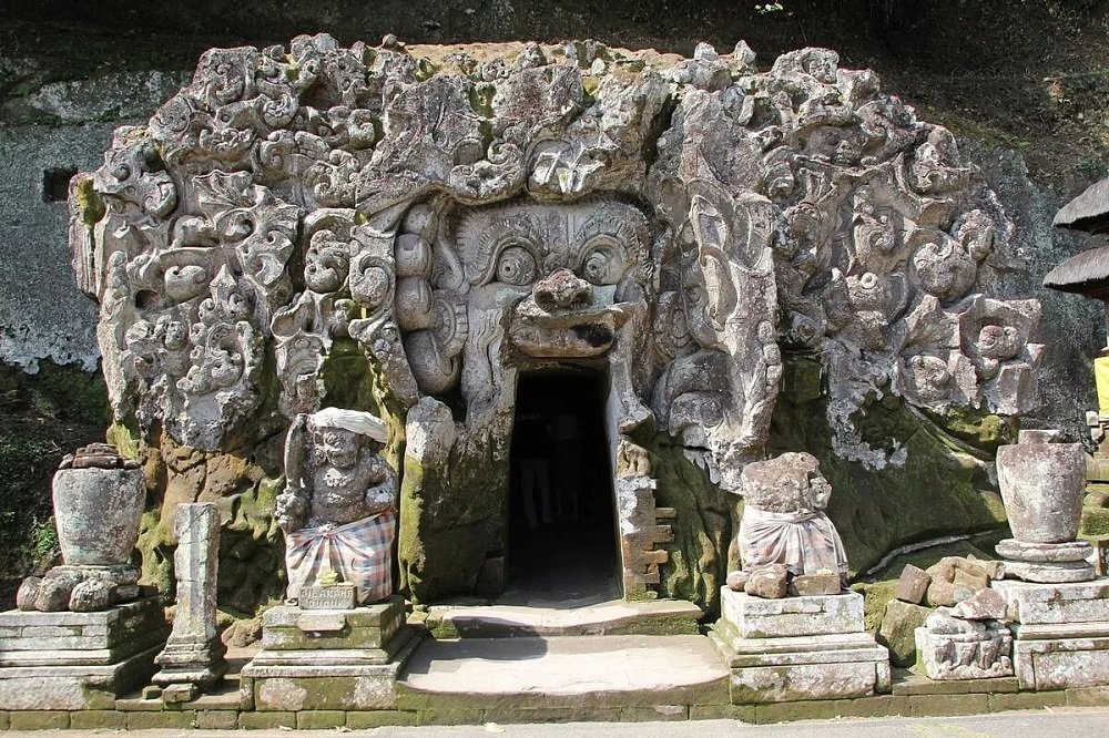 Бали. Слоновьи пещеры