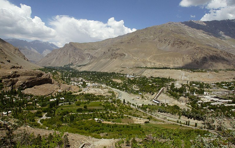 Город турсунзаде таджикистан фото