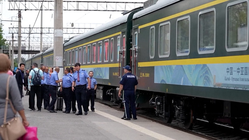 X-Men фильміндегі Deadpool мен Rogue жыныстық қатынасқа түсуін көріңіз